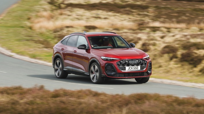 Audi SQ5 Sportback Launch Edition UK Version 2025. Desktop wallpaper