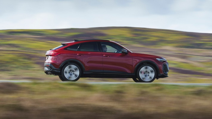 Audi SQ5 Sportback Launch Edition UK Version 2025. Desktop wallpaper