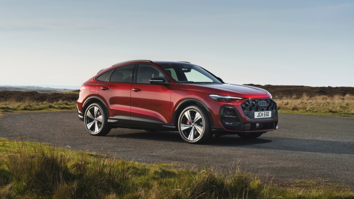 Audi SQ5 Sportback Launch Edition UK Version 2025. Desktop wallpaper