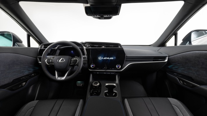 Lexus RZ 550e F Sport 2026. Desktop wallpaper