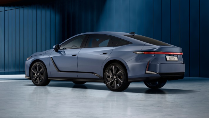 Lexus ES 500e 2026. Desktop wallpaper