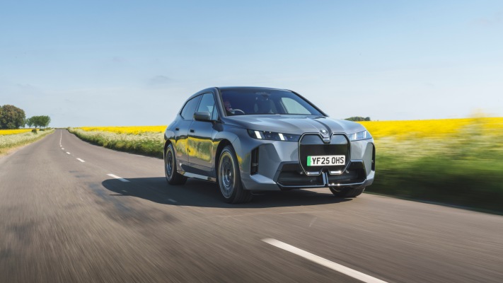 BMW iX xDrive60 UK Version 2025. Desktop wallpaper