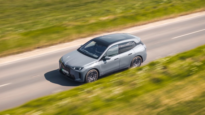 BMW iX xDrive60 UK Version 2025. Desktop wallpaper