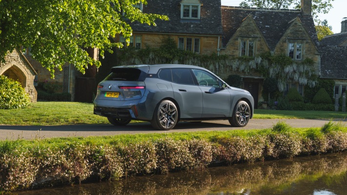 BMW iX xDrive60 UK Version 2025. Desktop wallpaper