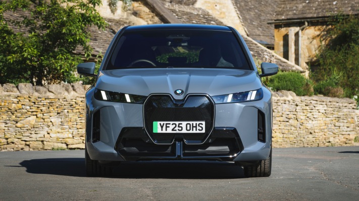 BMW iX xDrive60 UK Version 2025. Desktop wallpaper