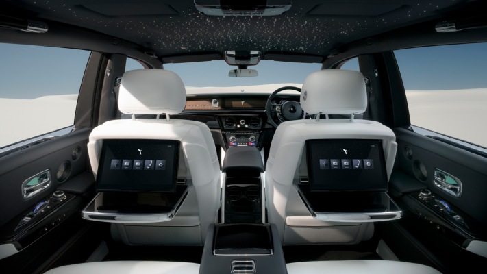 Rolls-Royce Phantom UK Version 2026. Desktop wallpaper