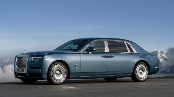 Rolls-Royce Phantom Extended UK Version 2026. Desktop wallpaper