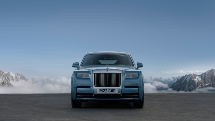 Rolls-Royce Phantom Extended UK Version 2026. Desktop wallpaper