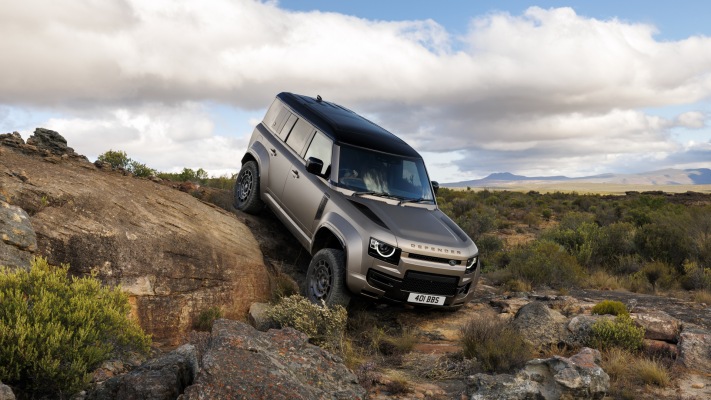 Land Rover Defender 110 Octa UK Version 2026. Desktop wallpaper