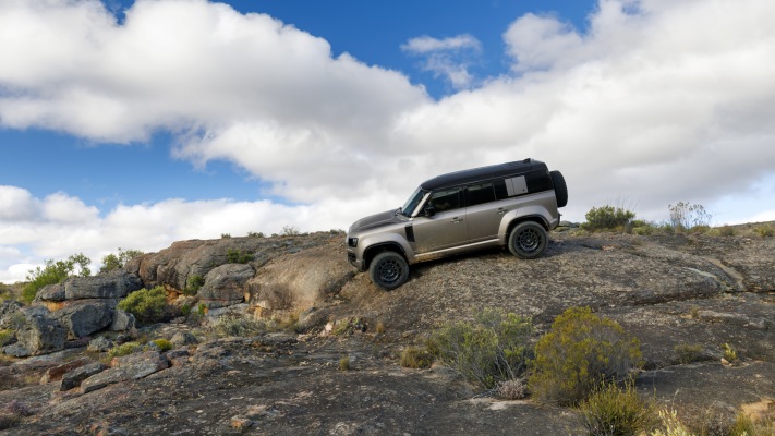 Land Rover Defender 110 Octa UK Version 2026. Desktop wallpaper