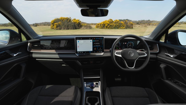 Volkswagen Tayron Elegance 1.5 eTSI UK Version 2025. Desktop wallpaper