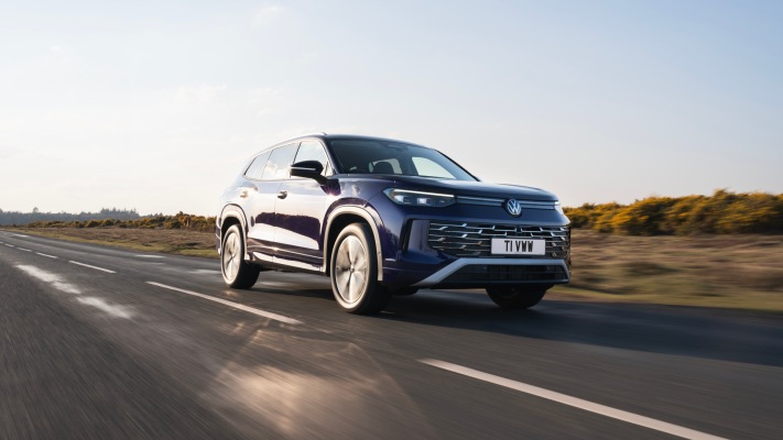 Volkswagen Tayron Elegance 1.5 eTSI UK Version 2025. Desktop wallpaper