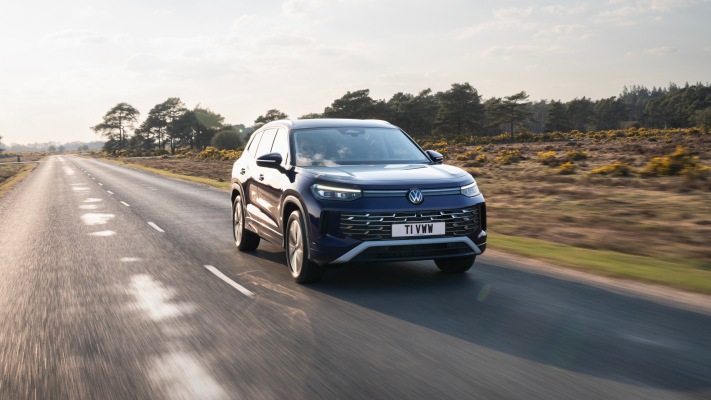 Volkswagen Tayron Elegance 1.5 eTSI UK Version 2025. Desktop wallpaper
