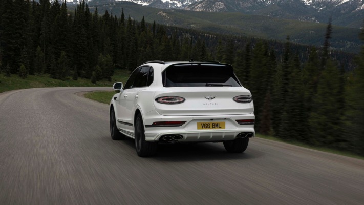 Bentley Bentayga Speed 2026. Desktop wallpaper