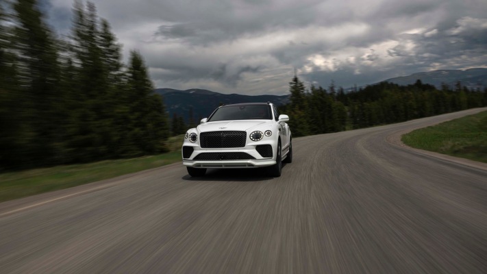 Bentley Bentayga Speed 2026. Desktop wallpaper