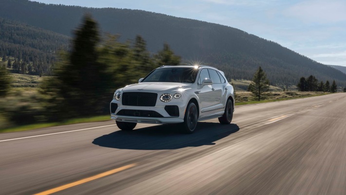 Bentley Bentayga Speed 2026. Desktop wallpaper