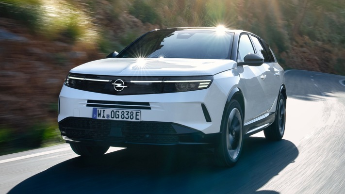 Opel Grandland Plug-in Hybrid 2025. Desktop wallpaper