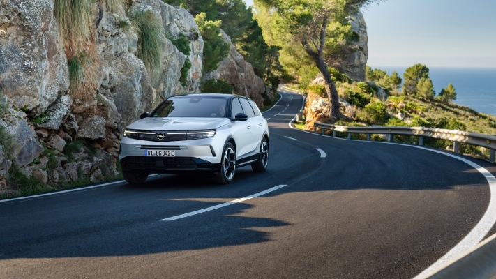 Opel Grandland Plug-in Hybrid 2025. Desktop wallpaper