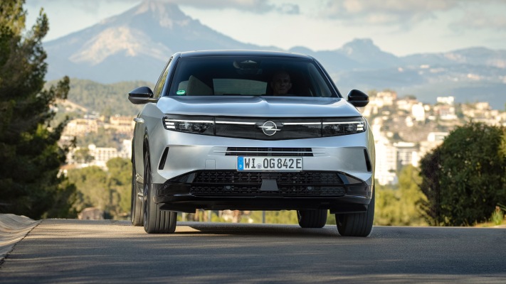 Opel Grandland Plug-in Hybrid 2025. Desktop wallpaper