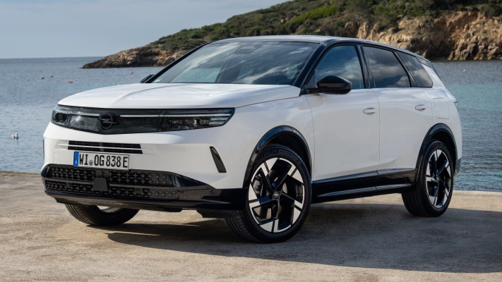 Opel Grandland Plug-in Hybrid 2025. Desktop wallpaper