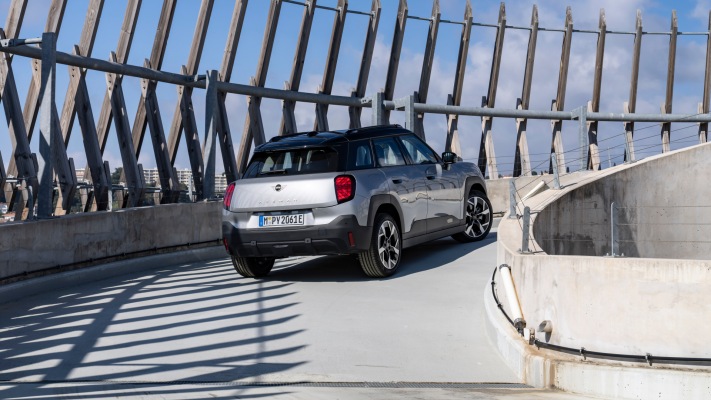 MINI Aceman E 2025. Desktop wallpaper