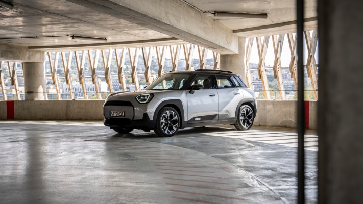 MINI Aceman E 2025. Desktop wallpaper