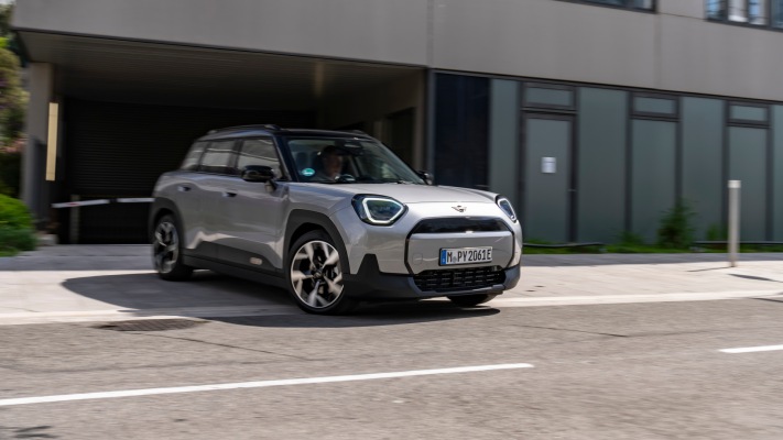 MINI Aceman E 2025. Desktop wallpaper