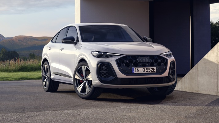 Audi Q5 Sportback e-hybrid quattro 2026. Desktop wallpaper