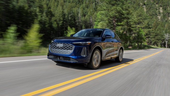 Audi Q5 USA Version 2025. Desktop wallpaper