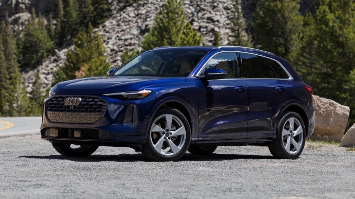 Audi Q5 USA Version 2025. Desktop wallpaper