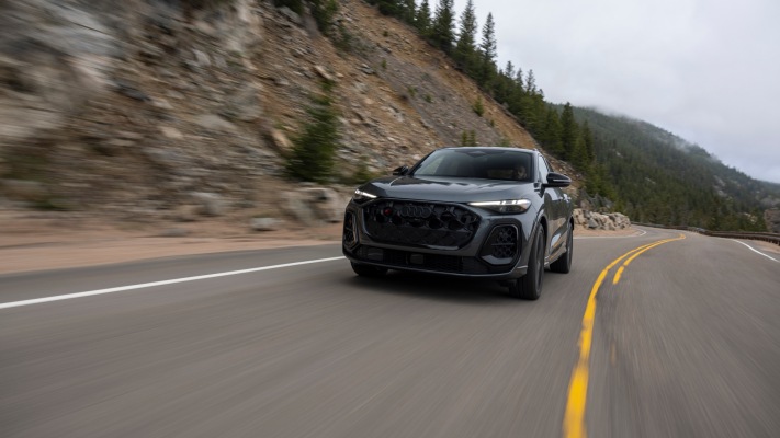 Audi SQ5 USA Version 2025. Desktop wallpaper