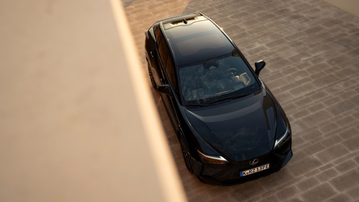 Lexus RZ 500e Luxury 2026. Desktop wallpaper