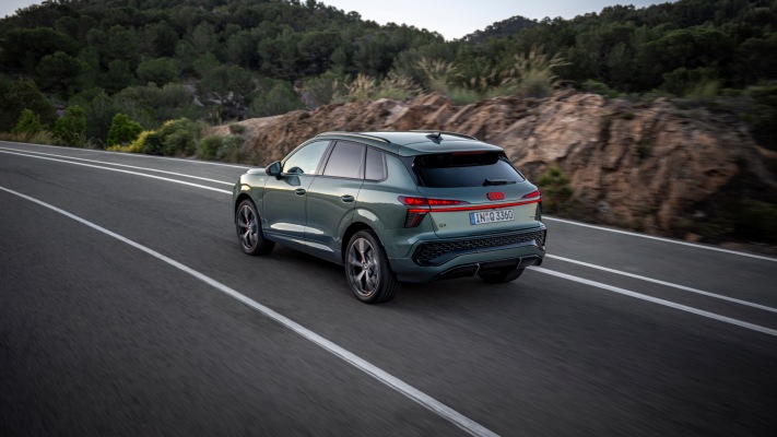 Audi Q3 2026. Desktop wallpaper