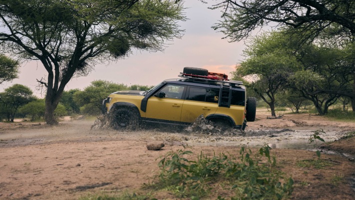 Land Rover Defender 110 Trophy Edition 2026. Desktop wallpaper