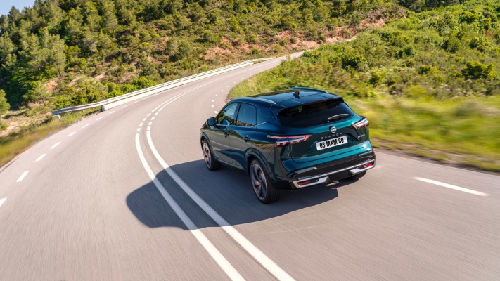 Nissan Qashqai e-Power 2025. Desktop wallpaper