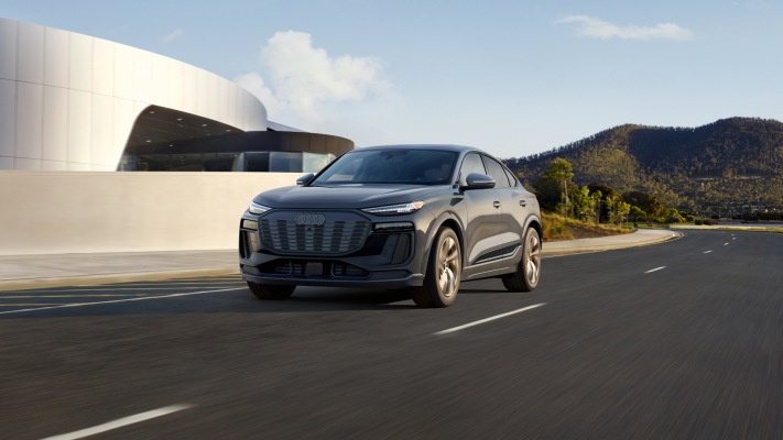 Audi Q6 Sportback e-tron USA Version 2025. Desktop wallpaper