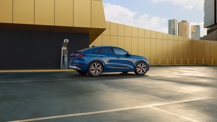 Audi SQ6 Sportback e-tron USA Version 2025. Desktop wallpaper