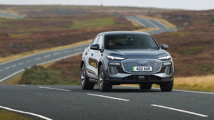 Audi Q6 Sportback e-tron S-line UK Version 2025. Desktop wallpaper