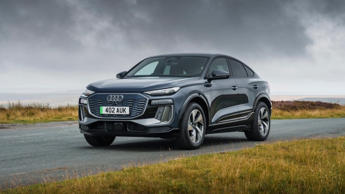 Audi Q6 Sportback e-tron S-line UK Version 2025. Desktop wallpaper