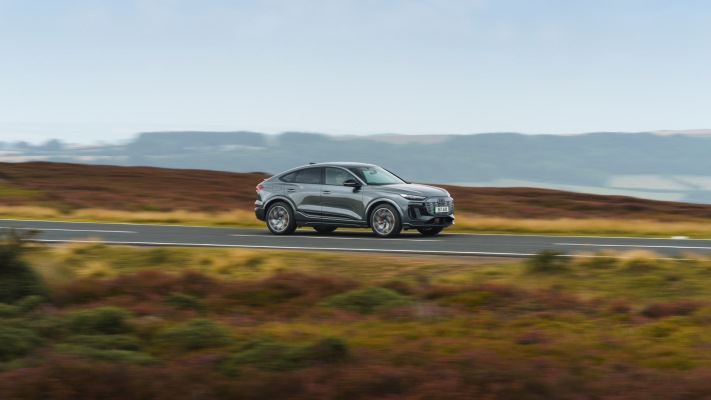 Audi SQ6 Sportback e-tron Edition 1 UK Version 2025. Desktop wallpaper