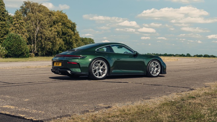 Porsche 911 GT3 Touring Package UK Version 2025. Desktop wallpaper