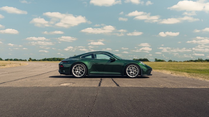 Porsche 911 GT3 Touring Package UK Version 2025. Desktop wallpaper