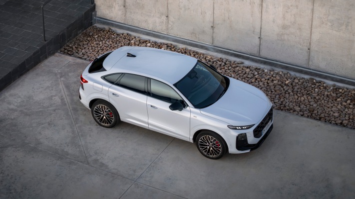 Audi Q3 Sportback e-hybrid 2026. Desktop wallpaper