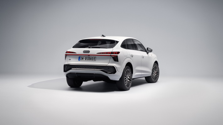 Audi Q3 Sportback e-hybrid 2026. Desktop wallpaper