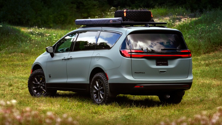 Chrysler Pacifica Grizzly Peak Concept 2025. Desktop wallpaper