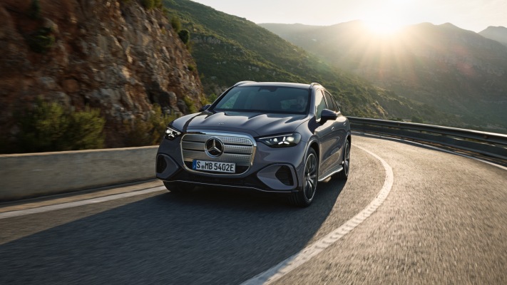 Mercedes-Benz GLC EQ 2026. Desktop wallpaper