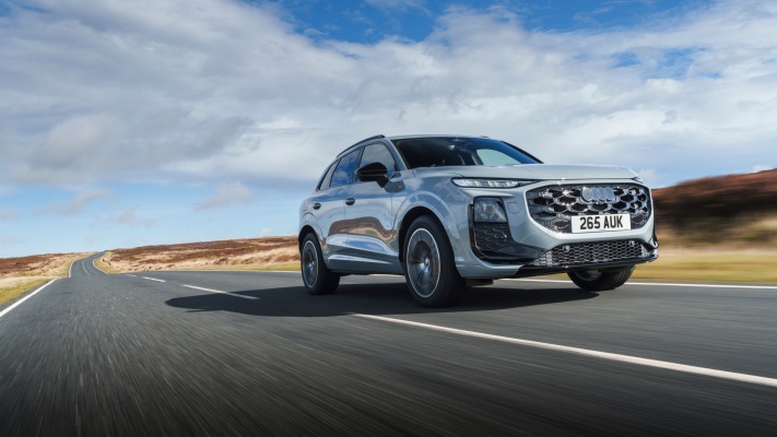 Audi Q3 TFSI Launch Edition UK Version 2026. Desktop wallpaper