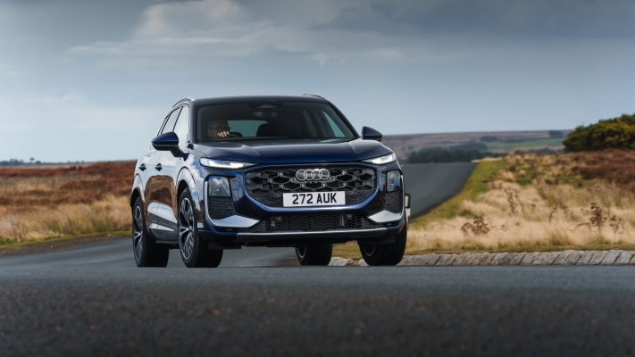 Audi Q3 e-hybrid Launch Edition UK Version 2026. Desktop wallpaper