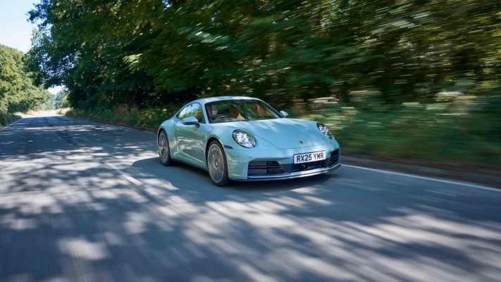 Porsche 911 Carrera S UK Version 2025. Desktop wallpaper