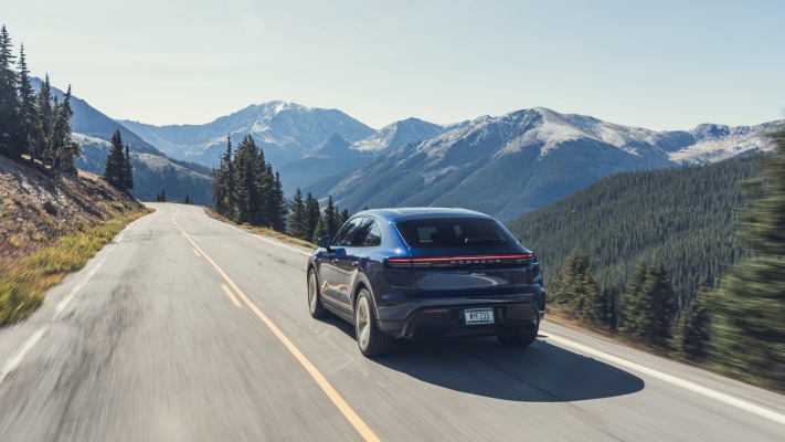 Porsche Macan 2026. Desktop wallpaper